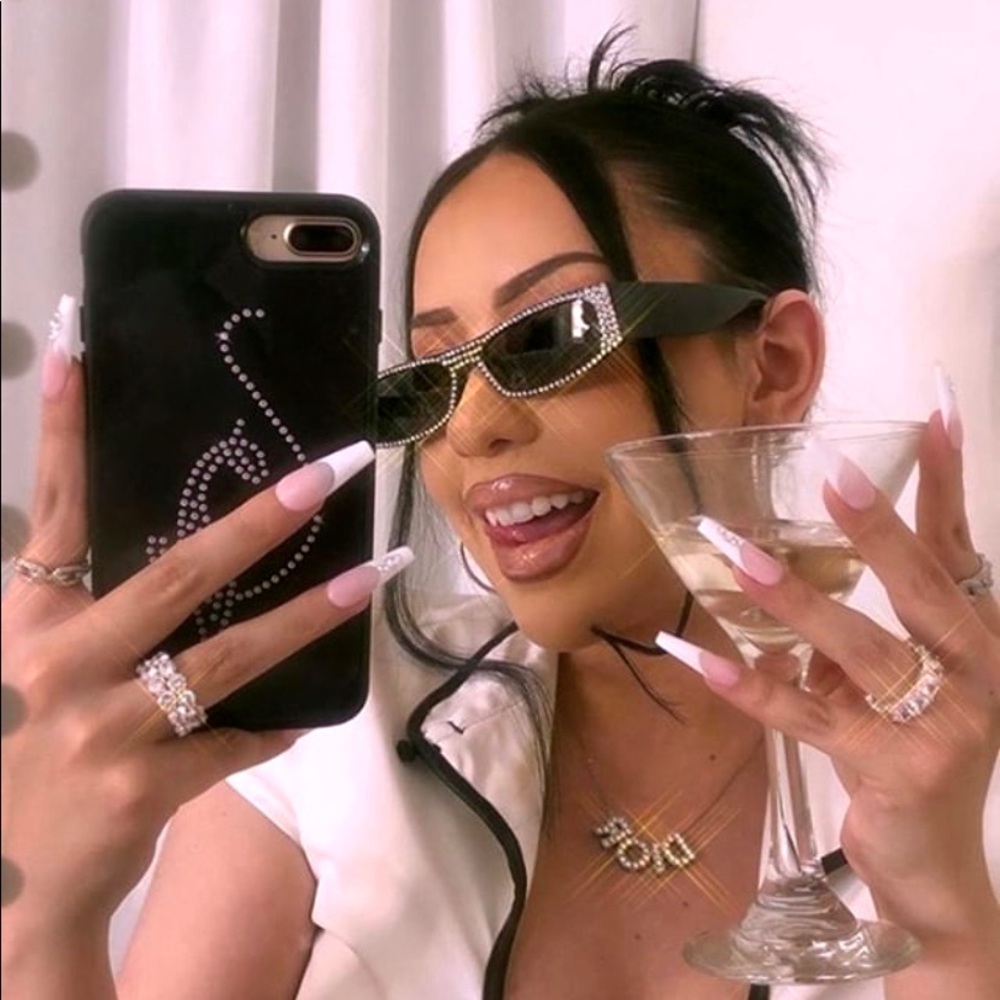 Meet your Posher, Promise